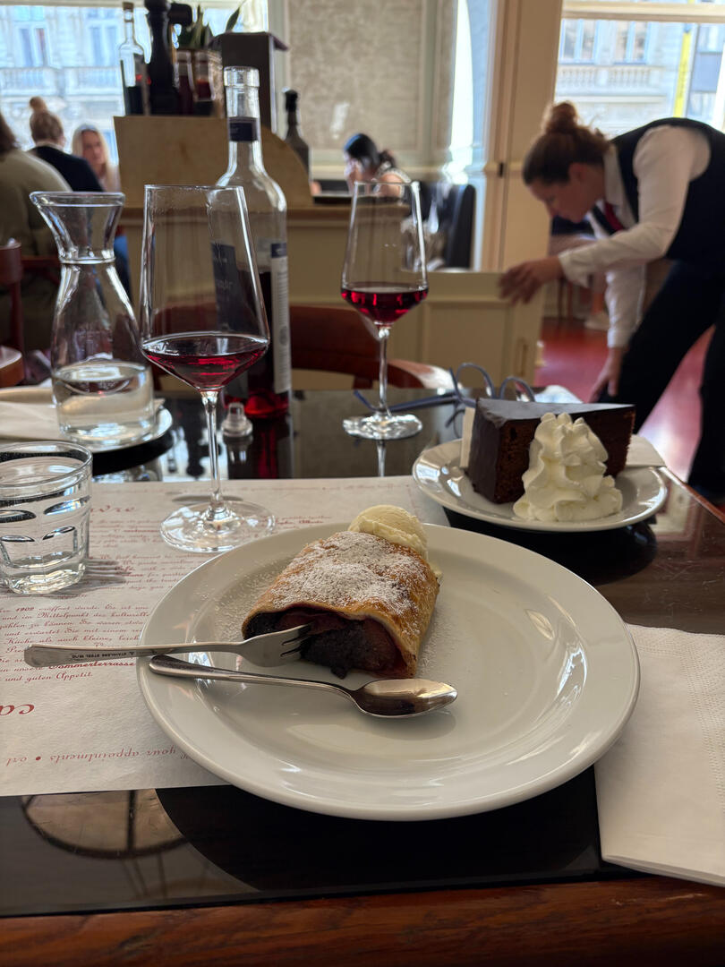 Café Louvre, Prague